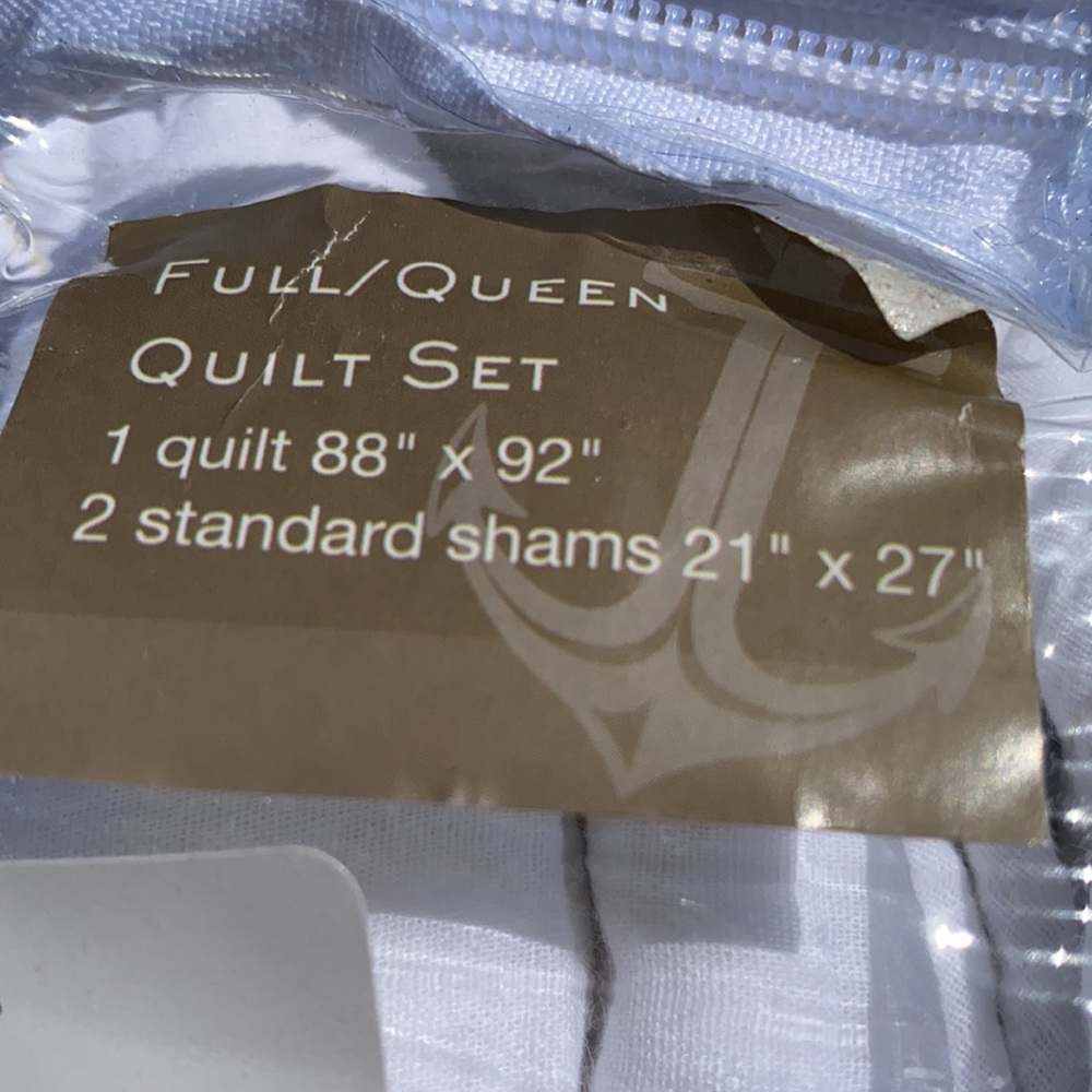 NEW Nicole Miller Full/Queen Bed Quilt & Shams - Picture 4 of 7